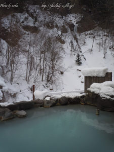 ［6］奥鬼怒の加仁湯は一面の雪景色