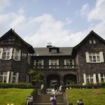 ［6］洋館とバラ