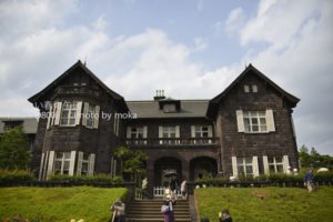 ［6］洋館とバラ