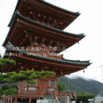 ［6］聳え立つ、西光寺の三重塔