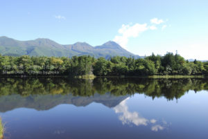 ［6］2005年、海と陸の食物連鎖の貴重なモデルとして世界自然遺産に登録された知床半島