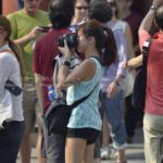 ［6］外国人の記念撮影で賑わう浅草雷門前