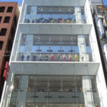 ［6］銀座ユニクロで、グルグル回るマネキンとダウンジャケット