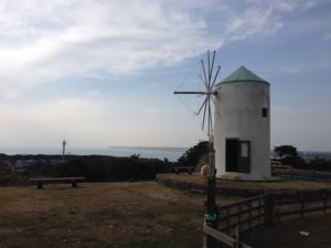 ［6］風車と海が見える風景　ー風のアトリエー