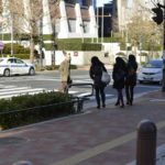 ［6］新宿の高層ビルと信号機