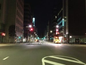 ［6］夜の神田、大手町の道路の真ん中で！