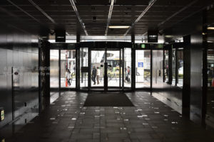 ［6］新宿エルタワーで写真撮影