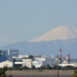 ［6］遠くに大きく見える富士山