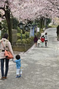 ［6］みんな手をつないで！