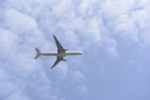 ［6］飛び立つ飛行機を見送りながらの撮影