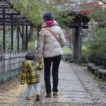 ［6］ママの手を引かれて、公園探し