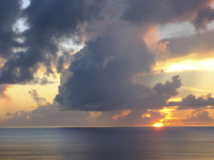 ［6］夕日を眺めながら黄昏れる