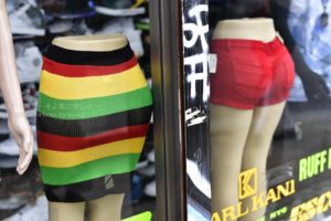 ［6］ちょっとセクシーなマネキン