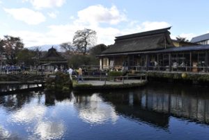 ［6］神秘的な美しさを誇る忍野八海