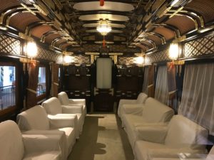 ［6］豪勢な作りの御料車