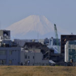 [6]荒川の河川敷から観る富士山