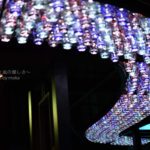 ［６］見上げた天井には、江戸切子で作られた天の川が・・