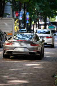［６］海外のような丸の内を駆け抜けていくポルシェ！！