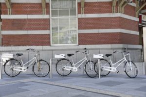 ［６］近代ビルの間に見え隠れする、東京、丸の内の今と過去