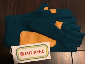 ［６］オシャレに着こなすFURIKAKEのカメラグローブ