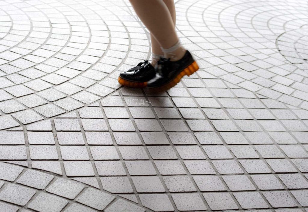 ［６］歩く人の脚の姿も、素敵な被写体です！