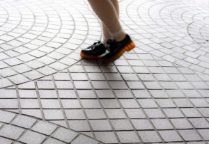 ［６］歩く人の脚の姿も、素敵な被写体です！