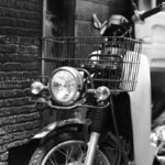 ［６］新宿の路地裏に停まった１台のバイク