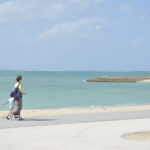 ［６］沖縄の空と海がある風景