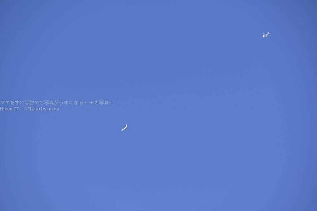 ［６］雲ひとつない青空を飛ぶ、２機の飛行機！！