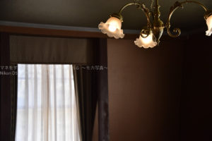 ［６］優しい光が作り出す部屋の中のシルエット