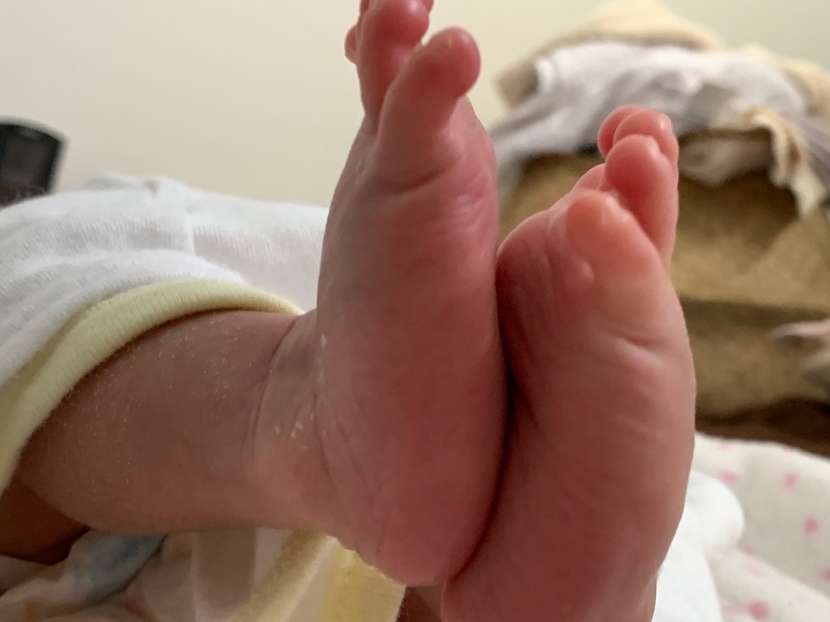 ［６］赤ちゃんの小さな小さな足