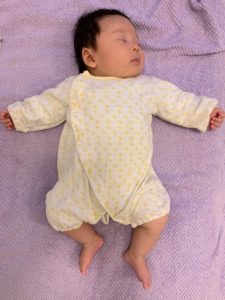 ［６］これぞ「大の字」の寝相！！