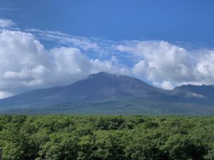 【浅間山の美しさ】噴火を繰り返す浅間山の存在感に圧倒されます
