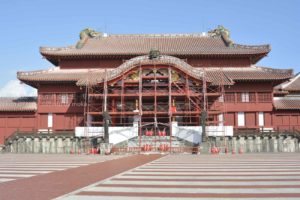 焼失した首里城。復元には・・30年もの月日が・・