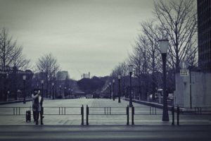【モノクロ写真】東京駅の前の風景をフィルム写真風に