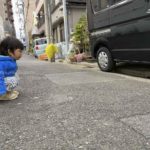 【子供写真】車の下に潜った、猫を探せ!!