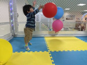 【子供写真】風船で本気で遊ぼう！！