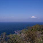 水平線の向こう側に、富士山が浮いている!!