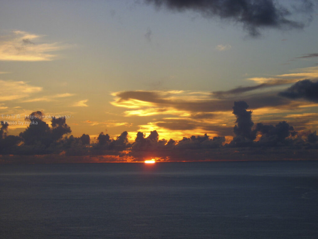 【風景写真】ドラマティックな夕景を眺めて