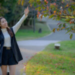 【ポートレート撮影】紅葉を楽しみながら公園を散歩
