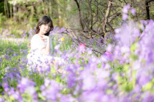 【ポートレート撮影】お花畑で、花に囲まれてパシャリ!!