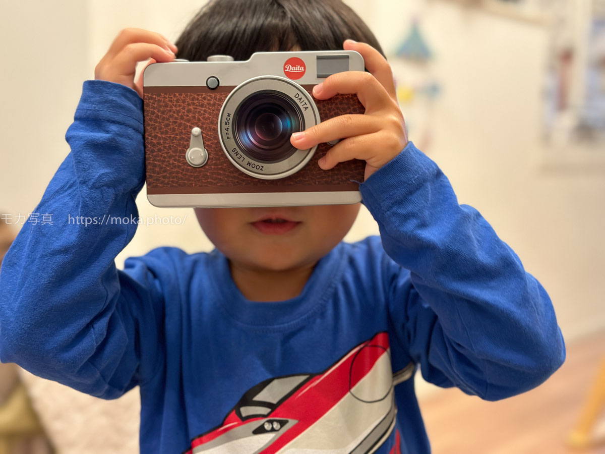 【子供写真】写真を撮る時、ファインダーを覗きます！