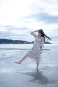 【ポートレート撮影】秋の海風を浴びて・・