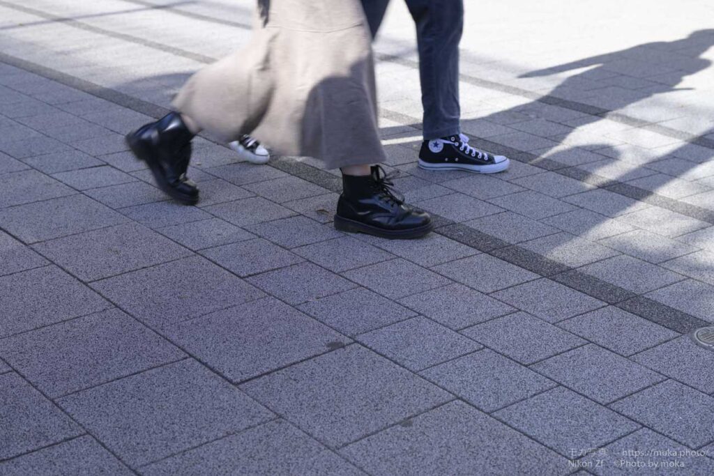 【スナップ撮影】足を揃えて歩きましょう！！