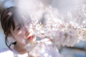 【ポートレート撮影】花びらのヴェール越しに見つめる春